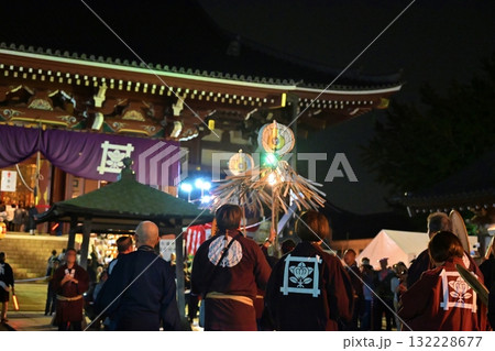 池上本門寺のお会式の万灯練供養　東京 132228677