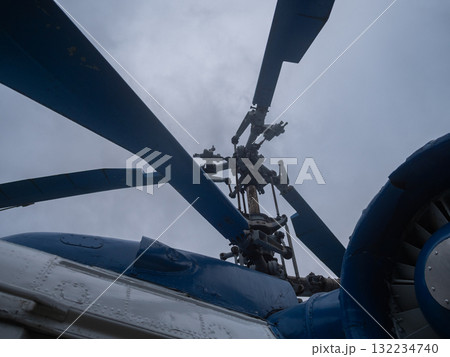detailed view of rotor hub, closeup photograph of rotor hub component, detailed closeup shot focusing on rotor hub assembly, an intricate closeup image showcasing detailed structure of rotor detailed view of rotor hub, closeup photograph of rotor hub component, detailed closeup shot focusing on rotor hub assembly, an intricate closeup image showcasing detailed structure of rotor 132234740