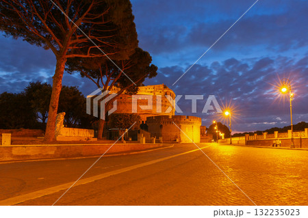 Castel Sant Angelo at dawn in Rome, Italy Castel Sant Angelo at dawn in Rome, Italy 132235023