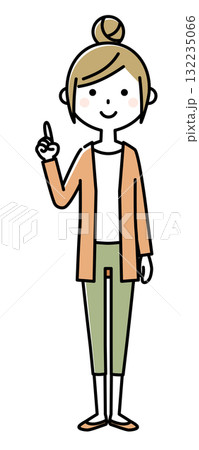 若い女性　ママ　指をさす 132235066