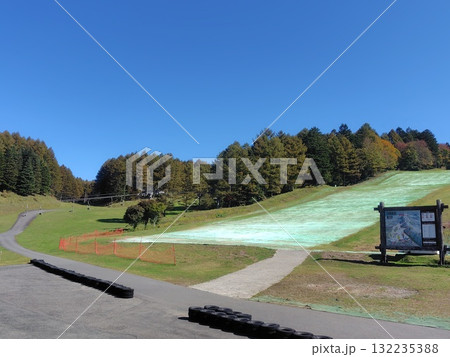 秋晴れの丸沼高原スキー場 秋晴れの丸沼高原スキー場 132235388