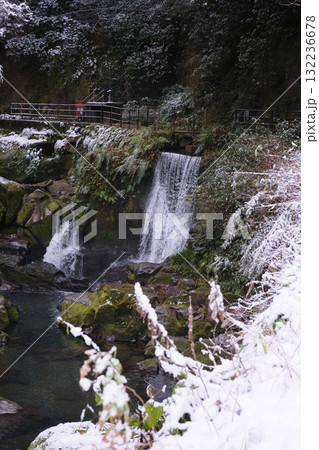 薄っすらと雪が積もる関吉の疎水溝 薄っすらと雪が積もる関吉の疎水溝 132236678