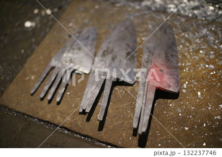 炉で熱した包丁の材料 炉で熱した包丁の材料 132237746