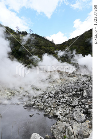 山の中にある八幡地獄 山の中にある八幡地獄 132237869