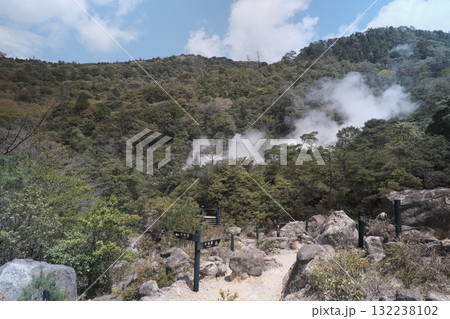 山の中の栗野岳八幡大地獄 山の中の栗野岳八幡大地獄 132238102