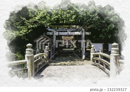 水彩画風　鹿野　加知弥神社　神橋と鳥居　鳥取県鳥取市 132239327
