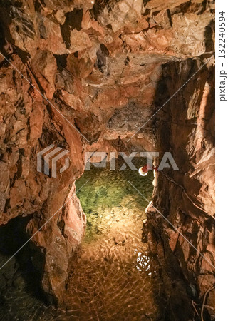 郡上鍾乳洞（岐阜県郡上市）洞内 132240594