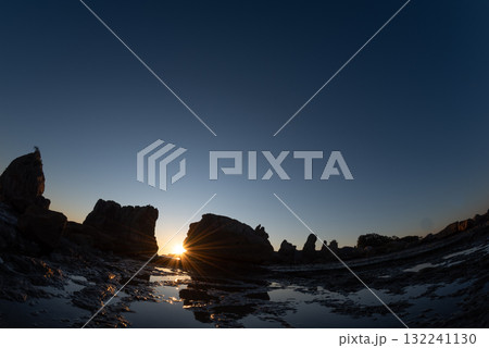 和歌山県 橋杭岩の夜明け 和歌山県 橋杭岩の夜明け 132241130