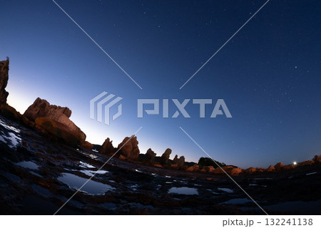 和歌山県　橋杭岩の夜明け 132241138