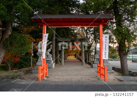 三重県　名張市　積田神社の紅葉 132241157