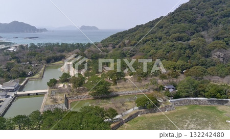 山口県 長門国「萩城」上空より石垣と曲輪を望む 山口県 長門国「萩城」上空より石垣と曲輪を望む 132242480