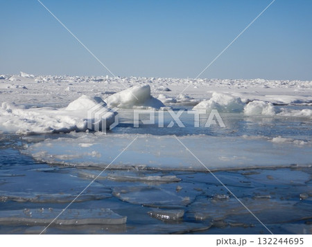 流氷の海 132244695