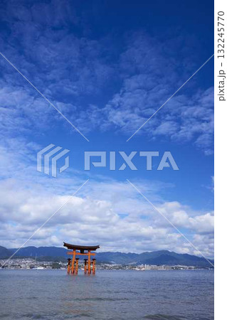 宮島の大鳥居 132245770