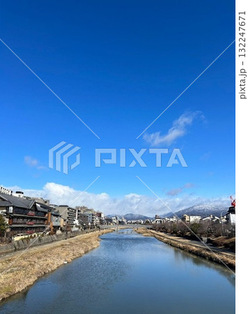 川のある風景 132247671