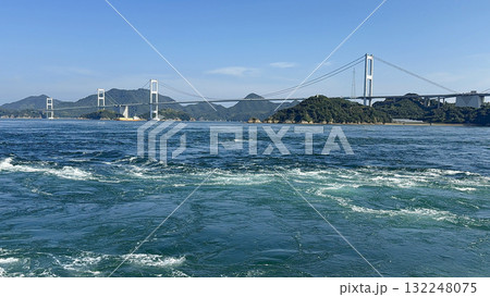 来島海峡の渦潮 132248075