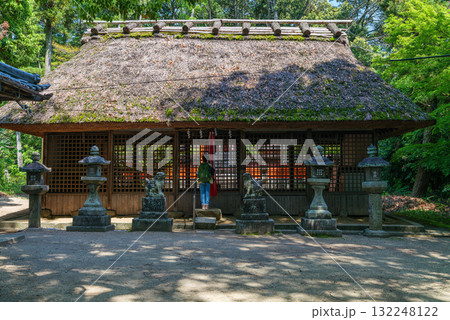 山の辺の道 茅葺き屋根の夜都岐神社 葺替え後9年6ヶ月 2025年5月3日 132248122
