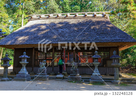 山の辺の道 茅葺き屋根の夜都岐神社 葺替え後3年 2018年11月3日 132248128