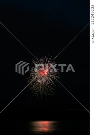 浜松市の鹿島の花火の風景(静岡県) 浜松市の鹿島の花火の風景(静岡県) 132249238