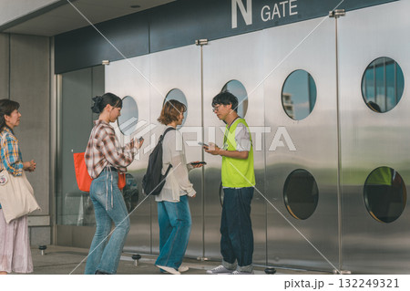 supporting my fave 132249321