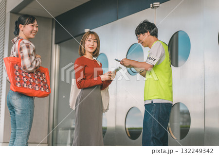 supporting my fave 132249342