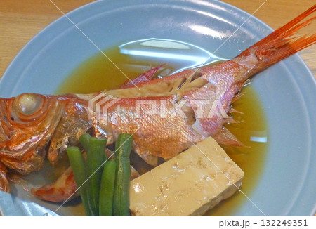 魚が美味しい季節!煮魚が美味しい季節に、金目鯛の煮付けの写真 魚が美味しい季節!煮魚が美味しい季節に、金目鯛の煮付けの写真 132249351