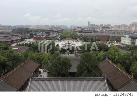 シルクロードの起点　中国西安市大慈恩寺の大雁塔 132249743