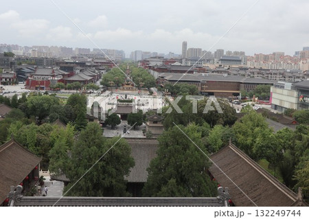 シルクロードの起点　中国西安市大慈恩寺の大雁塔 132249744