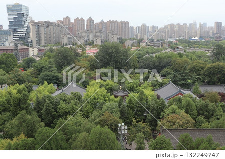 シルクロードの起点　中国西安市大慈恩寺の大雁塔 132249747