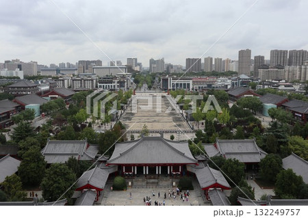 シルクロードの起点　中国西安市大慈恩寺の大雁塔 132249757