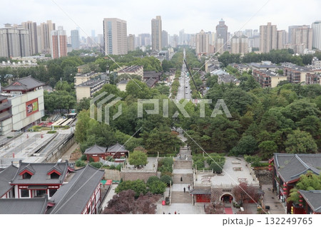 シルクロードの起点　中国西安市大慈恩寺の大雁塔 132249765