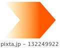 オレンジのグラデーション矢印　背景透過 132249922