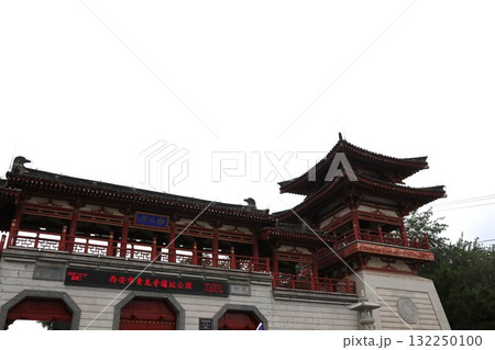 シルクロードの起点　中国西安市青龍寺の境内の風景 132250100