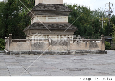 シルクロードの起点　中国西安市青龍寺の境内の風景 132250153