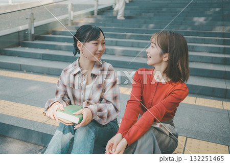 女子大生のキャンパスライフ 女子大生のキャンパスライフ 132251465