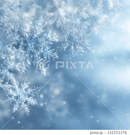 輝く光が散るブルーのポリゴン抽象背景 132252376