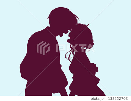 幸せそうな向かい合う男女　浴衣　シルエット 132252708