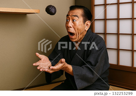 棚から牡丹餅 132253299