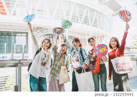 supporting my fave 132255441