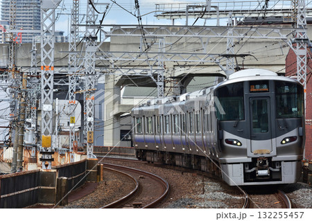 和歌山方面へ向かうJR阪和線 225系5100番台 和歌山方面へ向かうJR阪和線 225系5100番台 132255457
