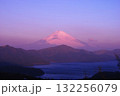 箱根芦ノ湖と富士山 132256079