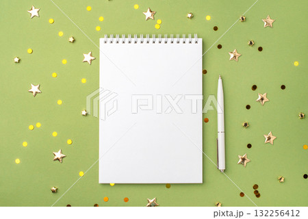 Notepad for a Christmas goal list Notepad for a Christmas goal list 132256412