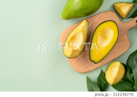 アボカド アボガド 鰐梨 132256770