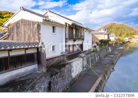平福　晩秋の川端風景1　兵庫県佐用郡佐用町 132257806