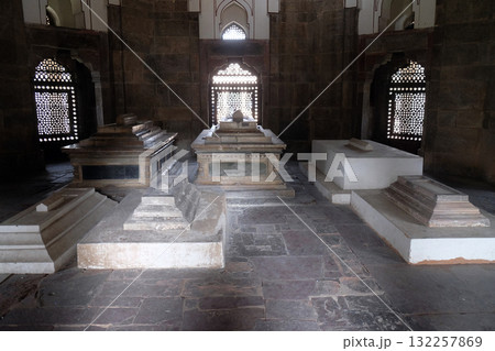 Isa Khan tomb, Humayun's tomb complex, Delhi, India Isa Khan tomb, Humayun's tomb complex, Delhi, India 132257869