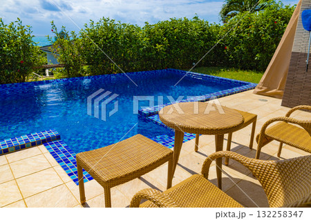 青空の南国リゾート・オーシャンビューのプライベートプール付き高級ホテルのヴィラのテラス（沖縄県宮古島 132258347