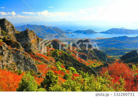 【香川県】晴天の寒霞渓の紅葉 【香川県】晴天の寒霞渓の紅葉 132260731