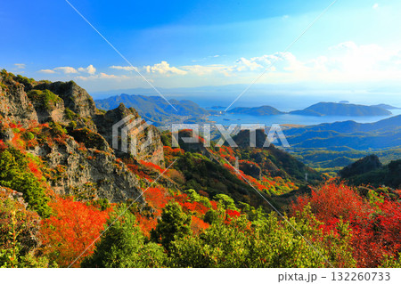 【香川県】晴天の寒霞渓の紅葉 132260733