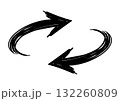 力強く描かれた黒の回転する矢印 132260809