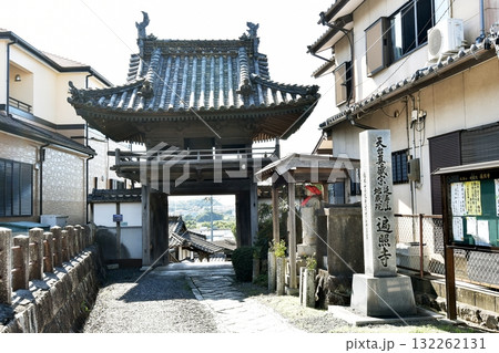 亀山市の旧東海道沿いにある遍照寺 亀山市の旧東海道沿いにある遍照寺 132262131