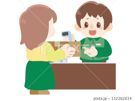 女性客に荷物発送対応する店員 132262814